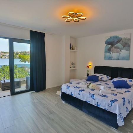 Hotel Paradise Punta Nečujam Esterno foto