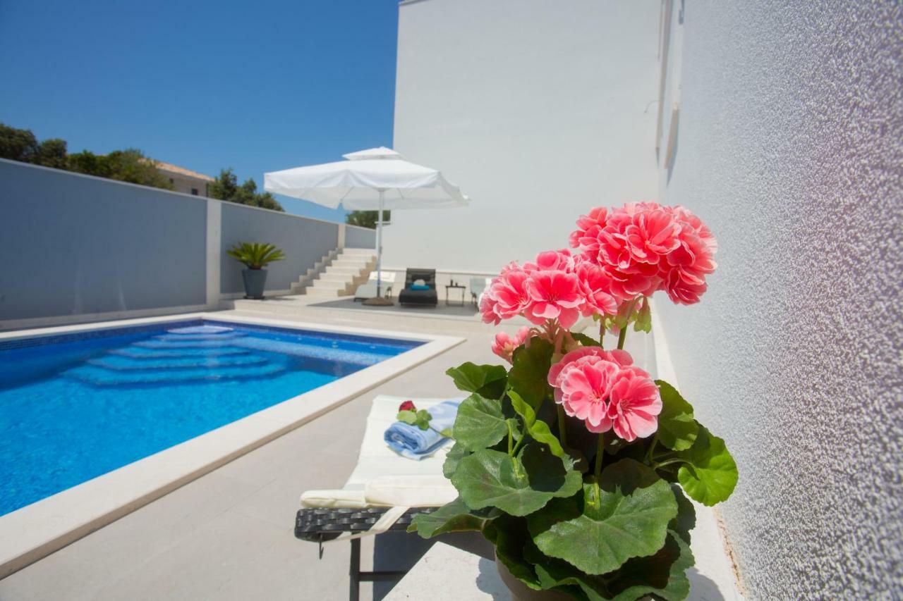 Hotel Paradise Punta Nečujam Esterno foto