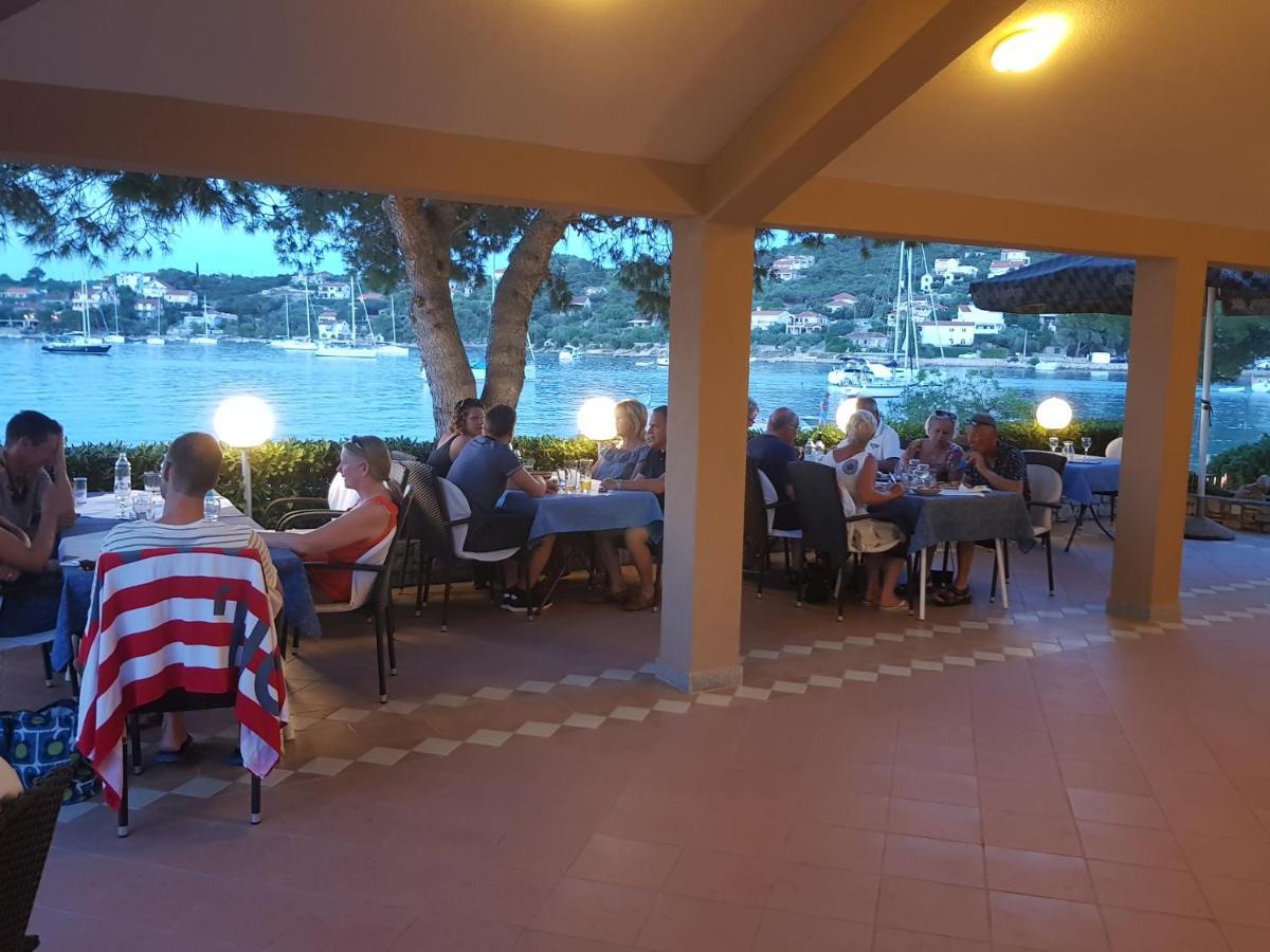 Hotel Paradise Punta Nečujam Esterno foto